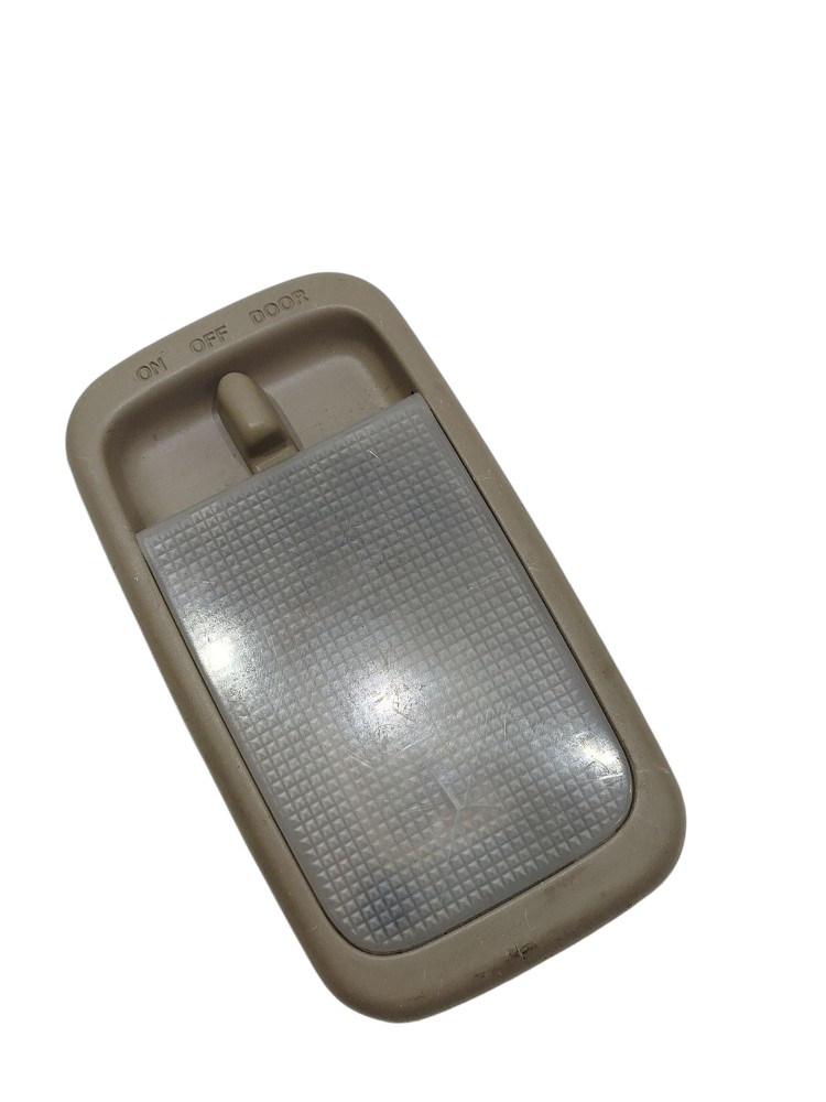 Lanterna Teto Central Hillux Sw4 2009 Detalhe 3