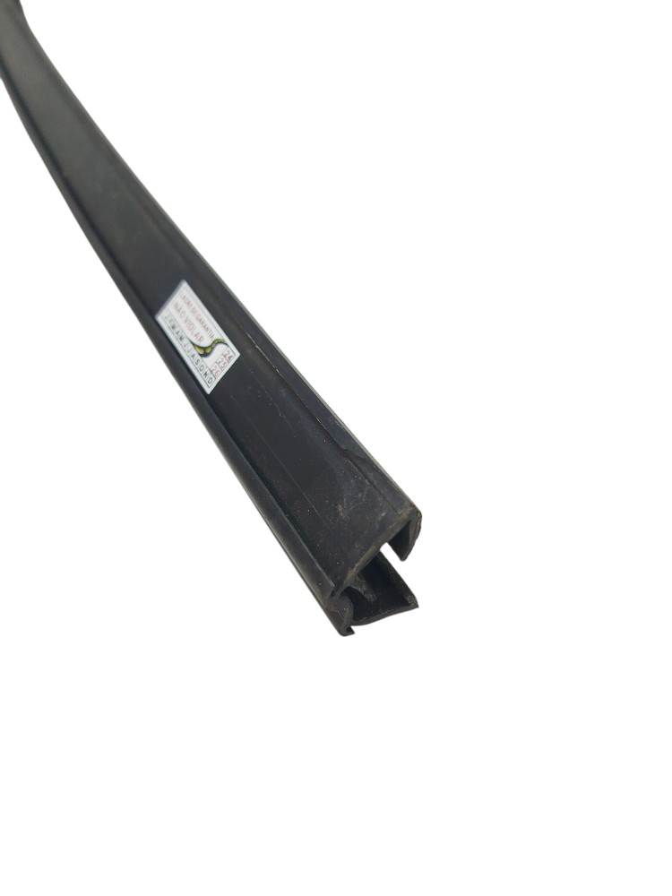 Borracha Canaleta Vidro Diant Esquerda Voyage 1.6 2018 Preto 2
