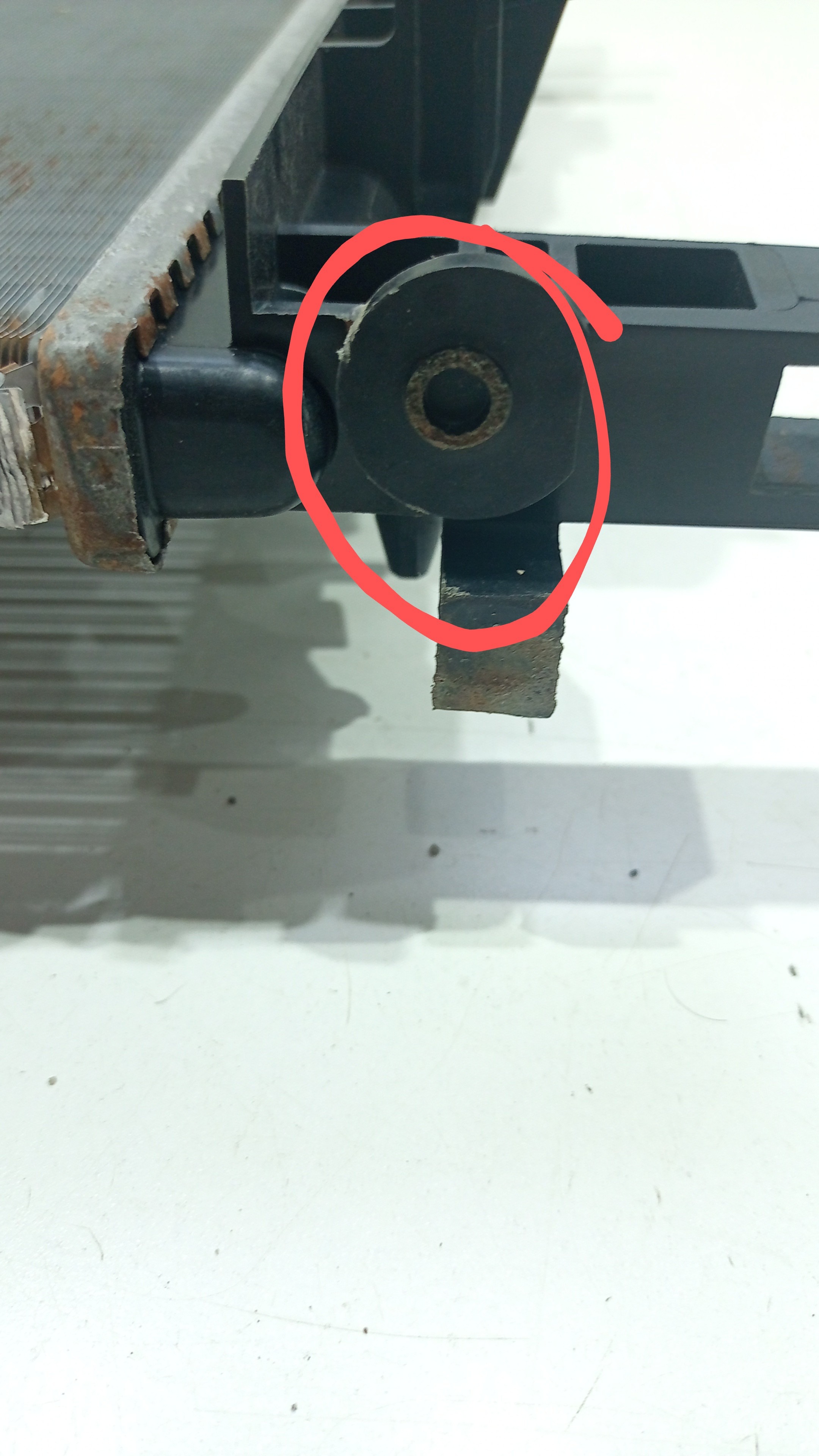 Radiador Água Motor Renault Sandero 1.0 16v 2016 Detalhe 7