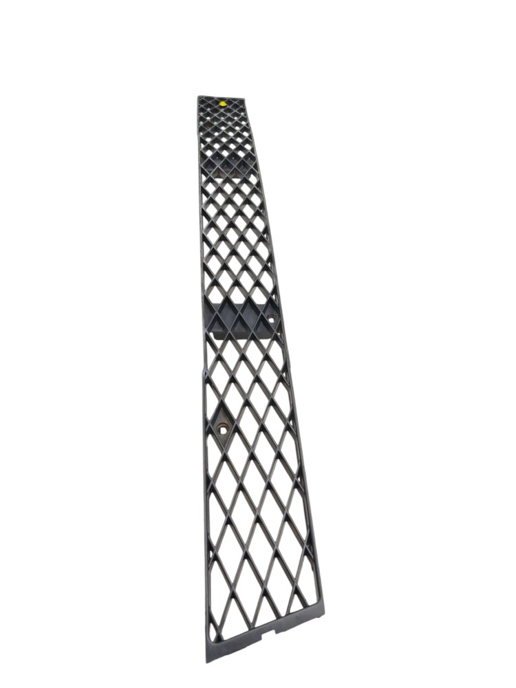 Grade Inferior Dianteira Parachoque Corsa Classic Detalhes 3