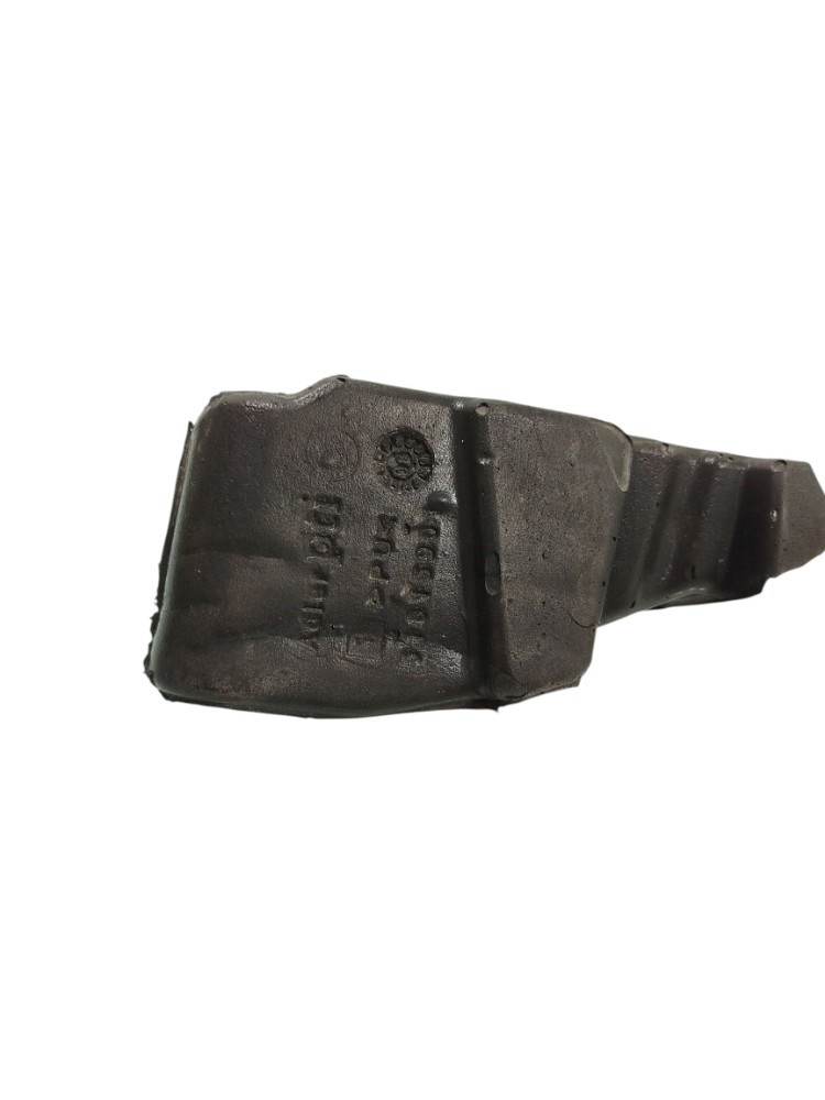 Batente Isolador Paralama Direito Fiat Linea 2009 4