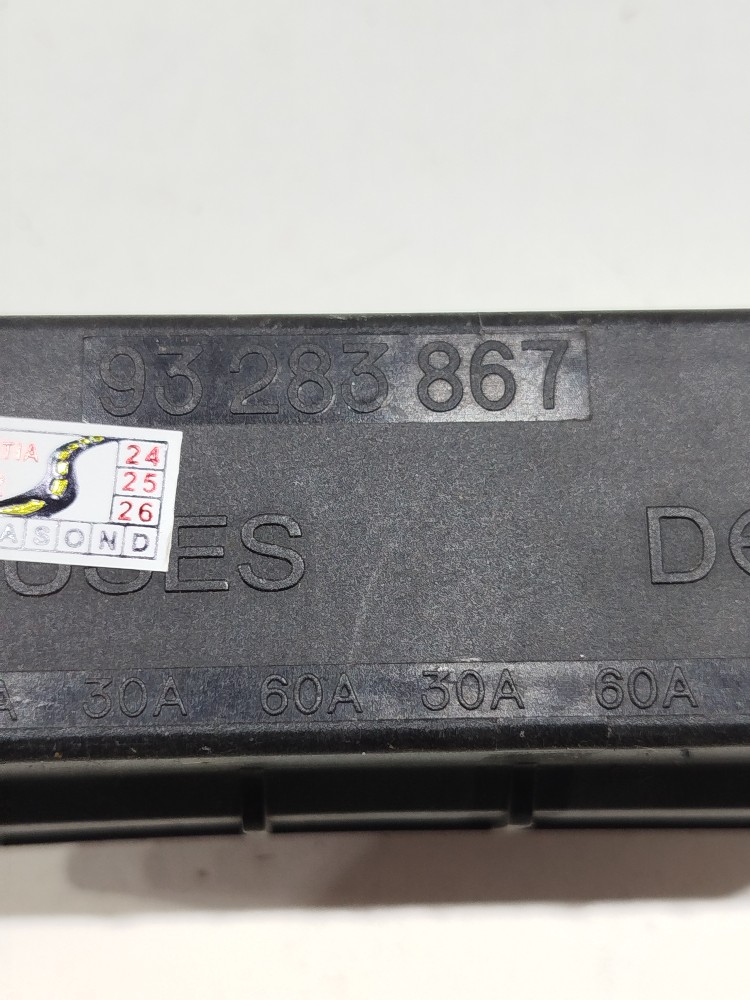 Tampa Caixa Fusível Bateria Gm Astra 2002 93283867 5