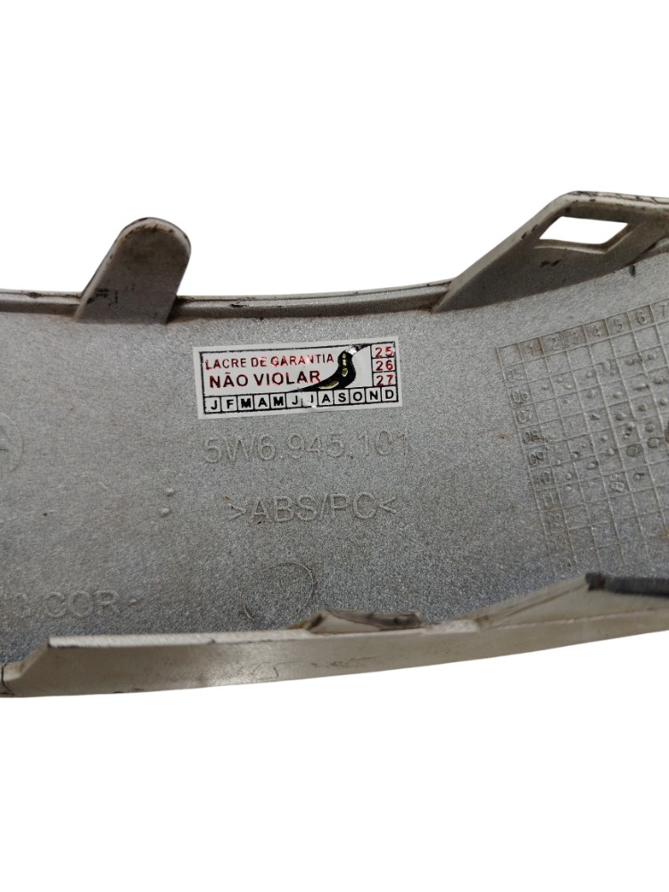 Moldura Aplique Inf lanterna esquerd Gol 2006 5W6945101 2