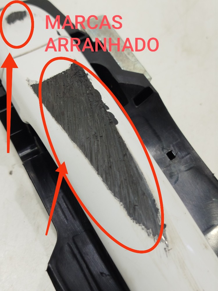 Maçaneta Externa Dianteira Direita March 1.0 2017 Detalhe Branco Dianteira 1