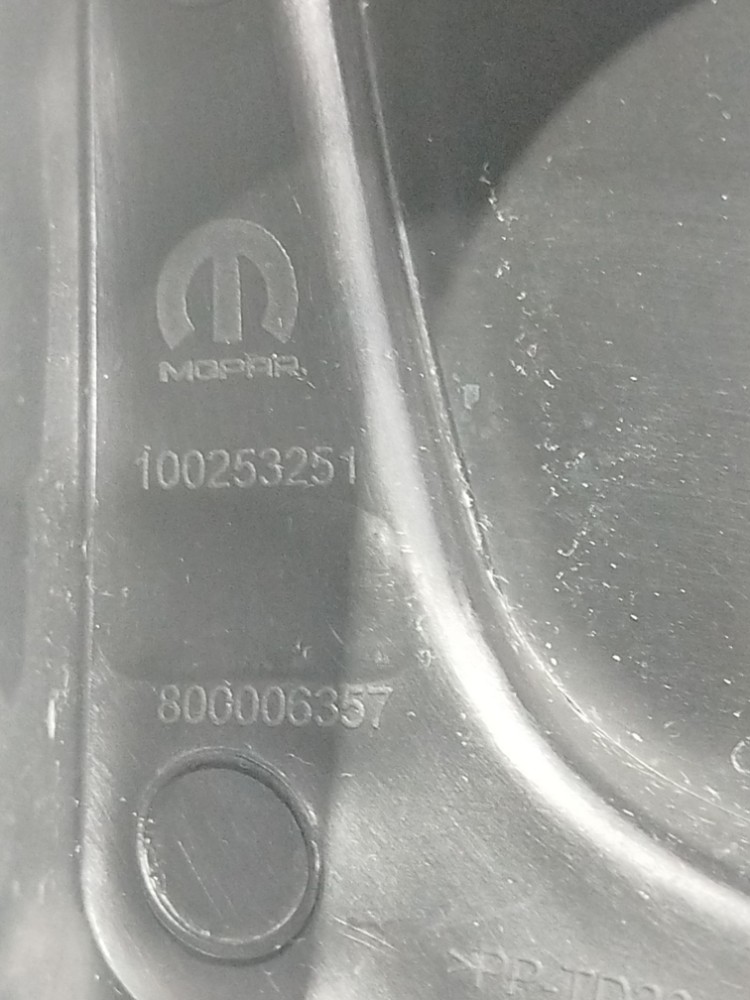 Tampa Farol Milha Direi Fiat Strada Endur 1.4 2022 100253251 Direito 4