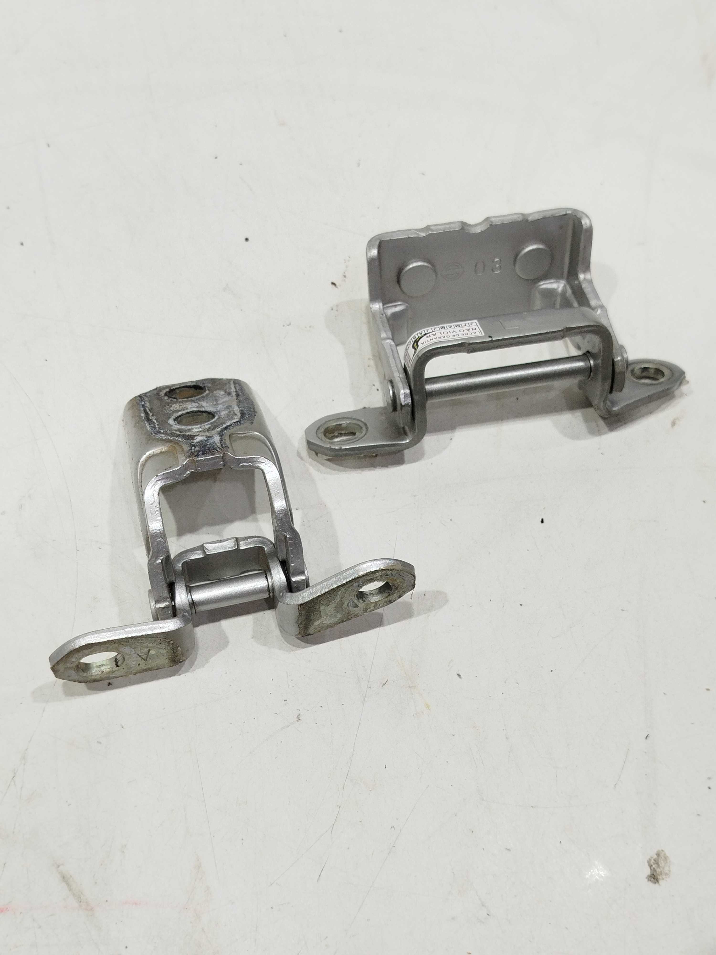 Par Dobradiças Porta Traseira Esquerda Nissan Versa 2020 3