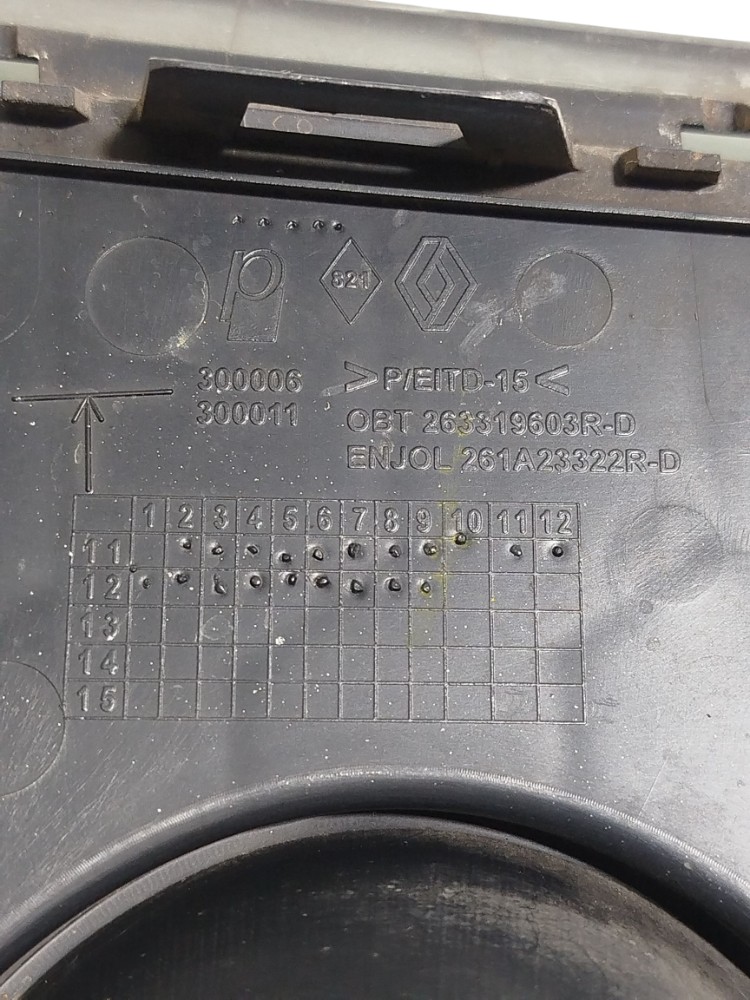 Moldura Farol Milha Direito Sandero 2011 a 14 263319603R 7