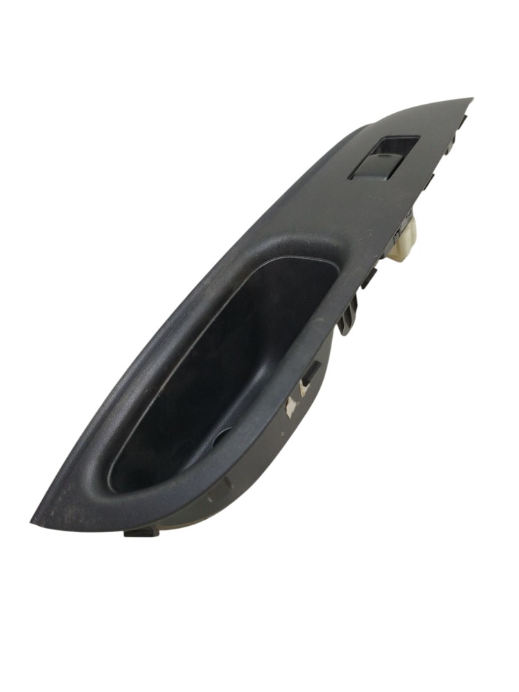 Moldura Botão Vidro Traseiro Direito Versa 2012 2