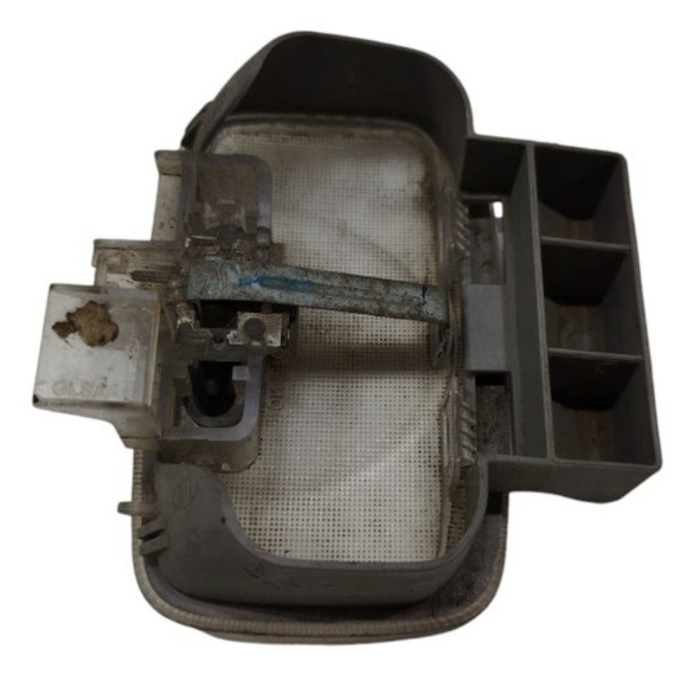 Luz Cortesia Toyota Etios 2018 4