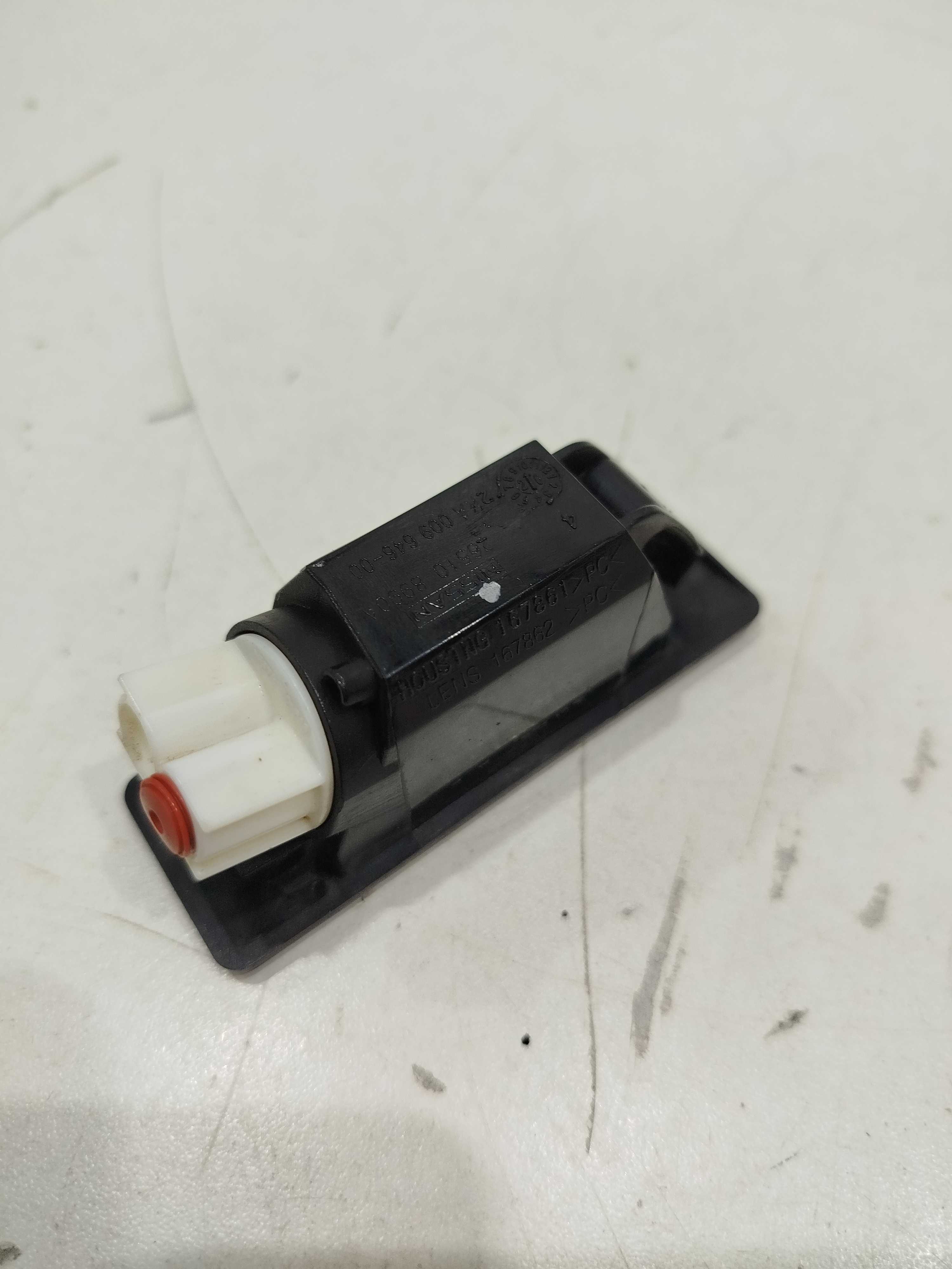 Luz Placa Nissan Versa V Drive 2020/21 Original