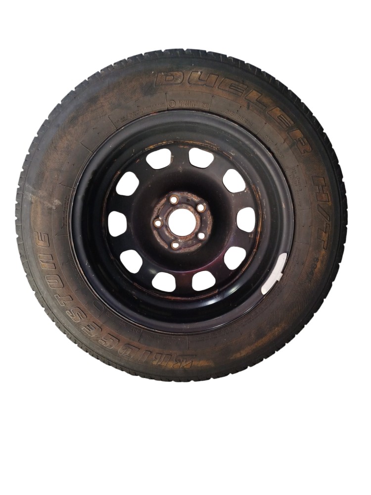 Pneu Stepe Duster Bridgestone 215 65 16 Detalhe 3