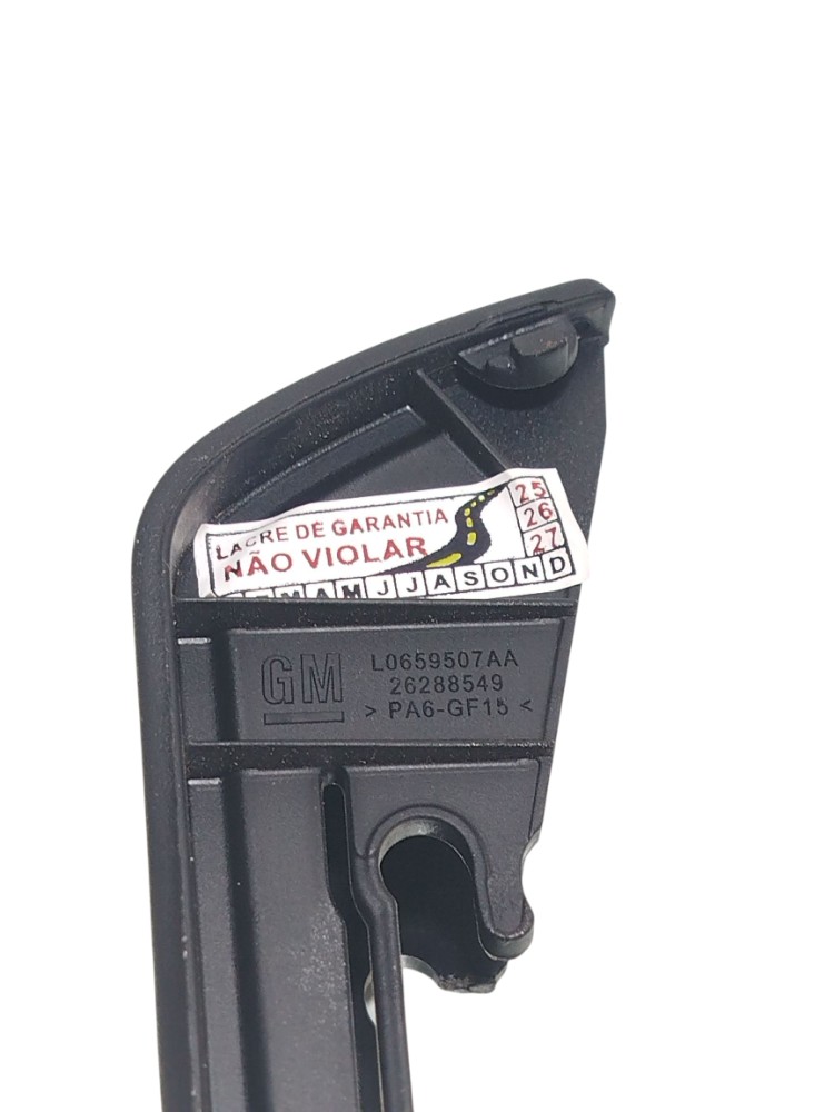 Moldura Isofix Banco Gm Tracker 1.0 Turbo 2023 26288549 Preto 6