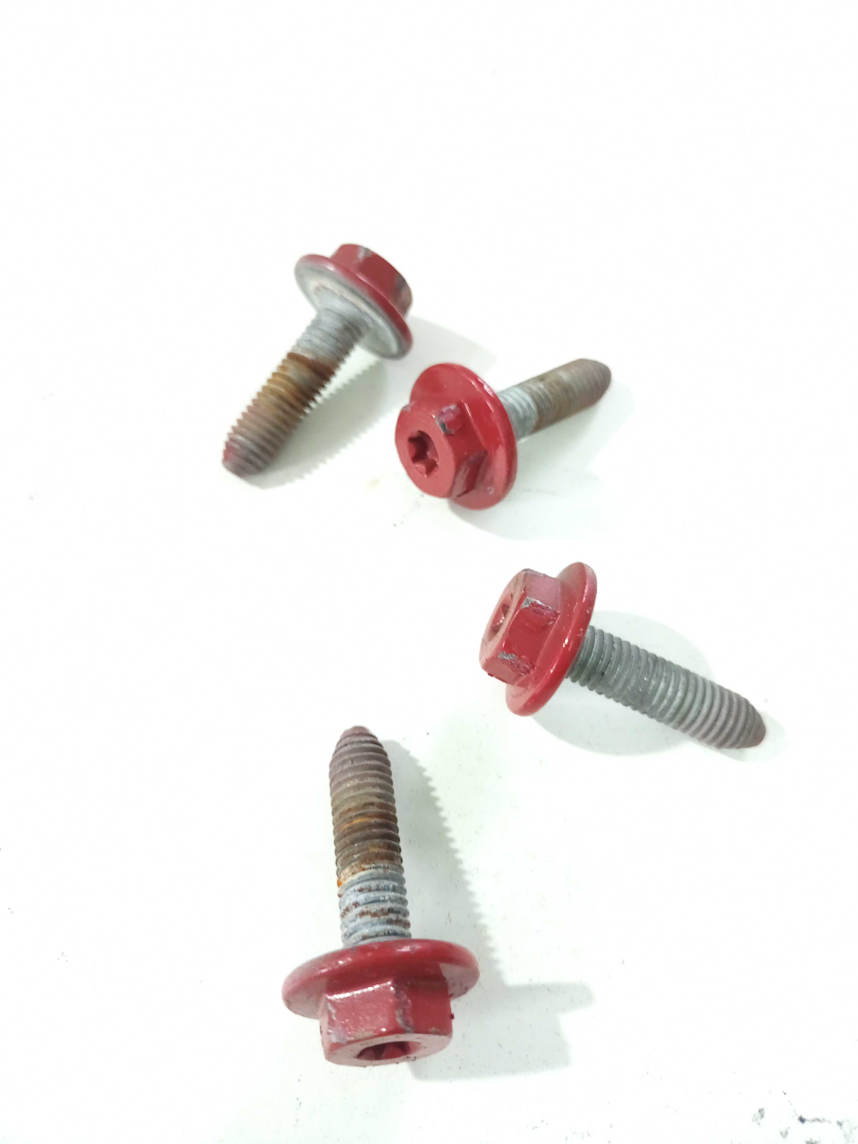 Parafusos Da Porta Sandero 2016 1