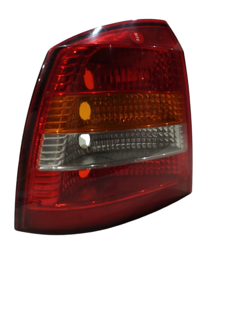 Lanterna esquerda tricolor gm astra 2002 hatch detalhe 8