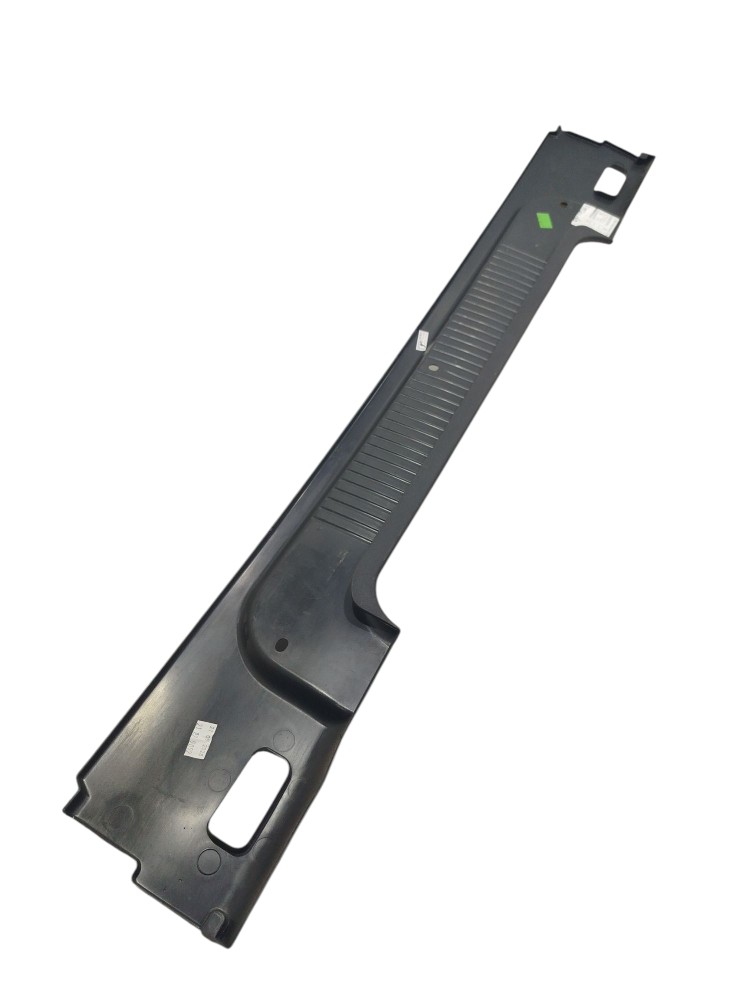 Acabamento Batente Porta Malas Nissan Versa V Drive 1.6 2020 5