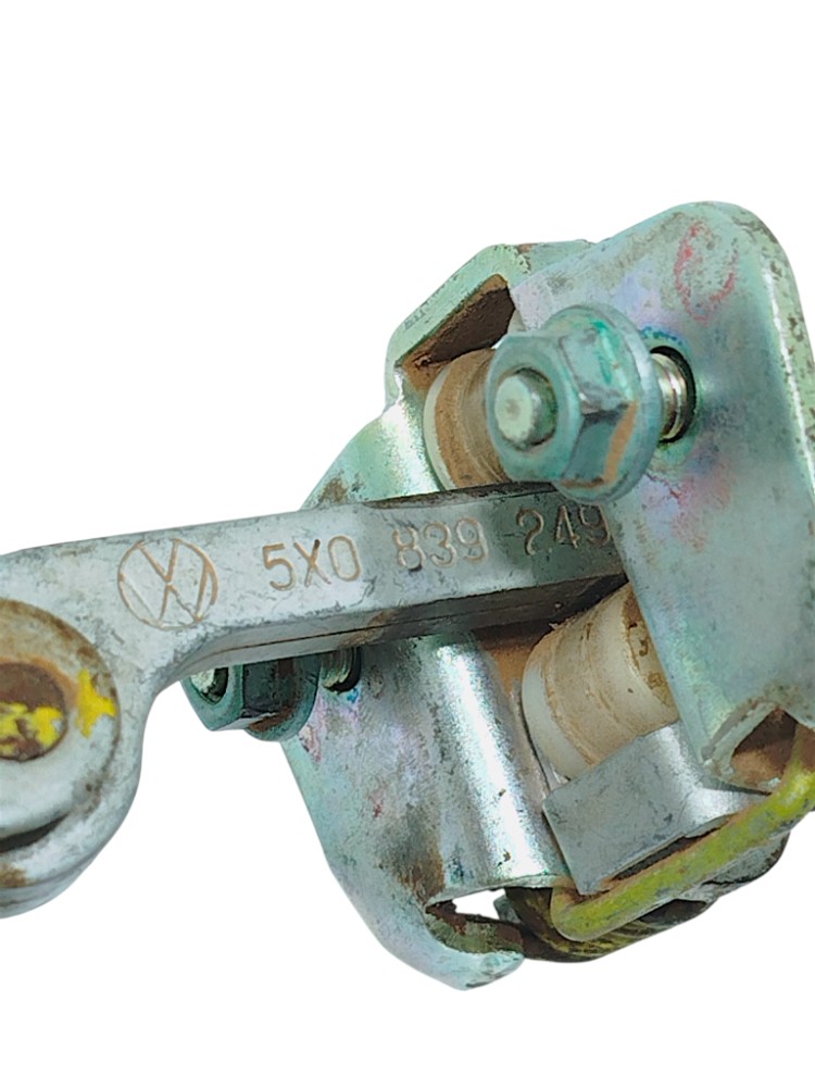 Limitador Porta Traseira Esquerda Vw Gol G4 2005 5X0839249 8