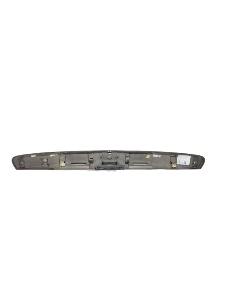 Moldura Friso Tampa Tras Nissan Versa Sl 2013 848103kc1a Prata/cinza 7