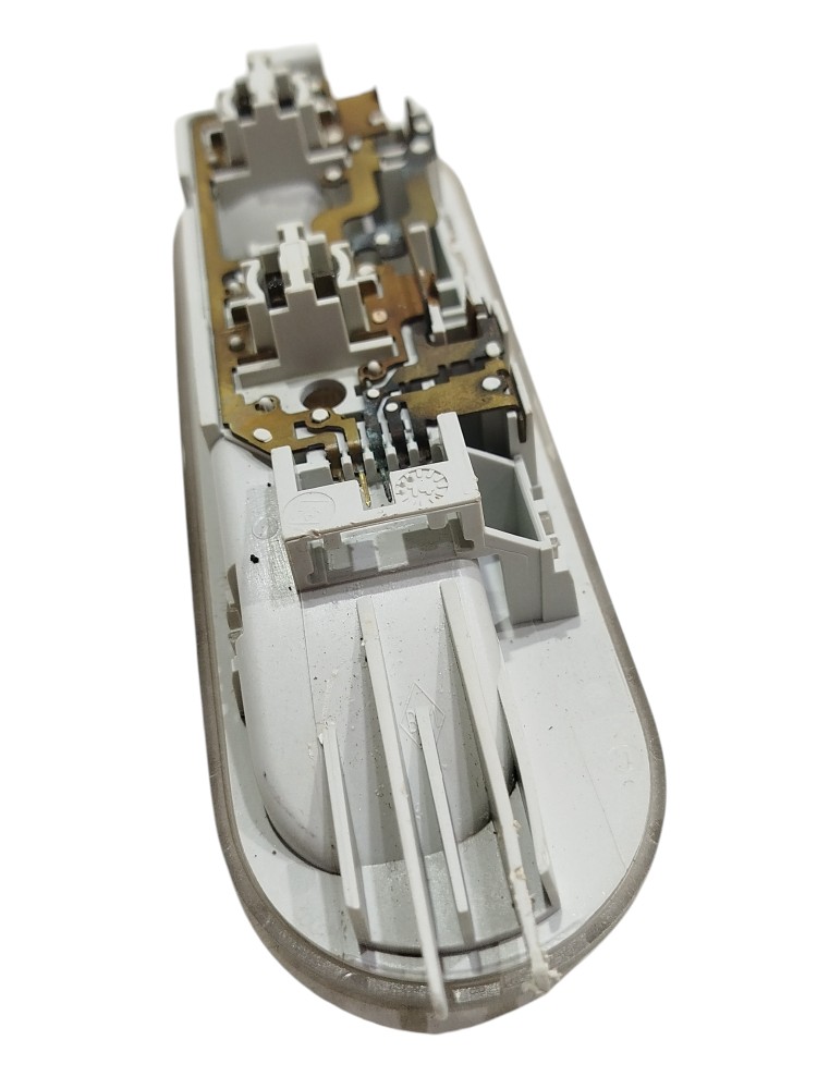 Luz Lanterna Teto Cortesia Interna Duster 2015 8200078231 6