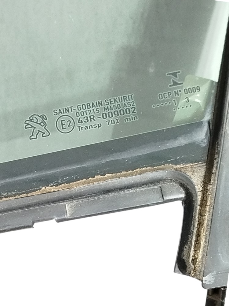 Vidro Fixo Dianteiro Esquerdo Motorista Peugeot 208 2013 2