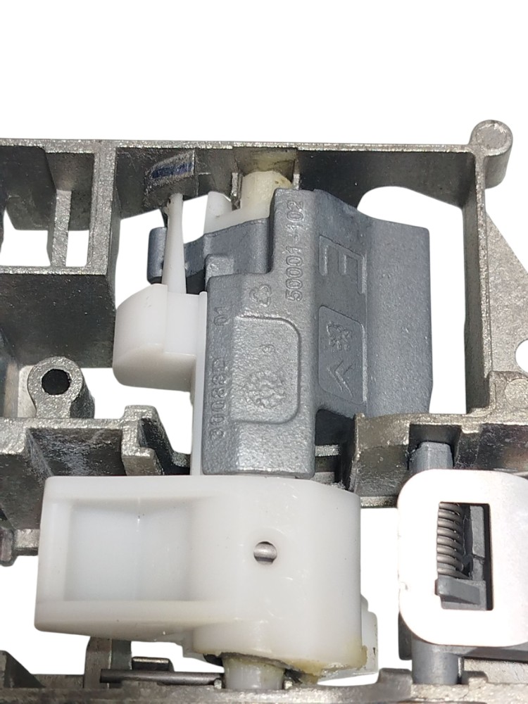 Suporte Maçaneta ext Diant Esq Peugeot 208 2012 9670932080 7