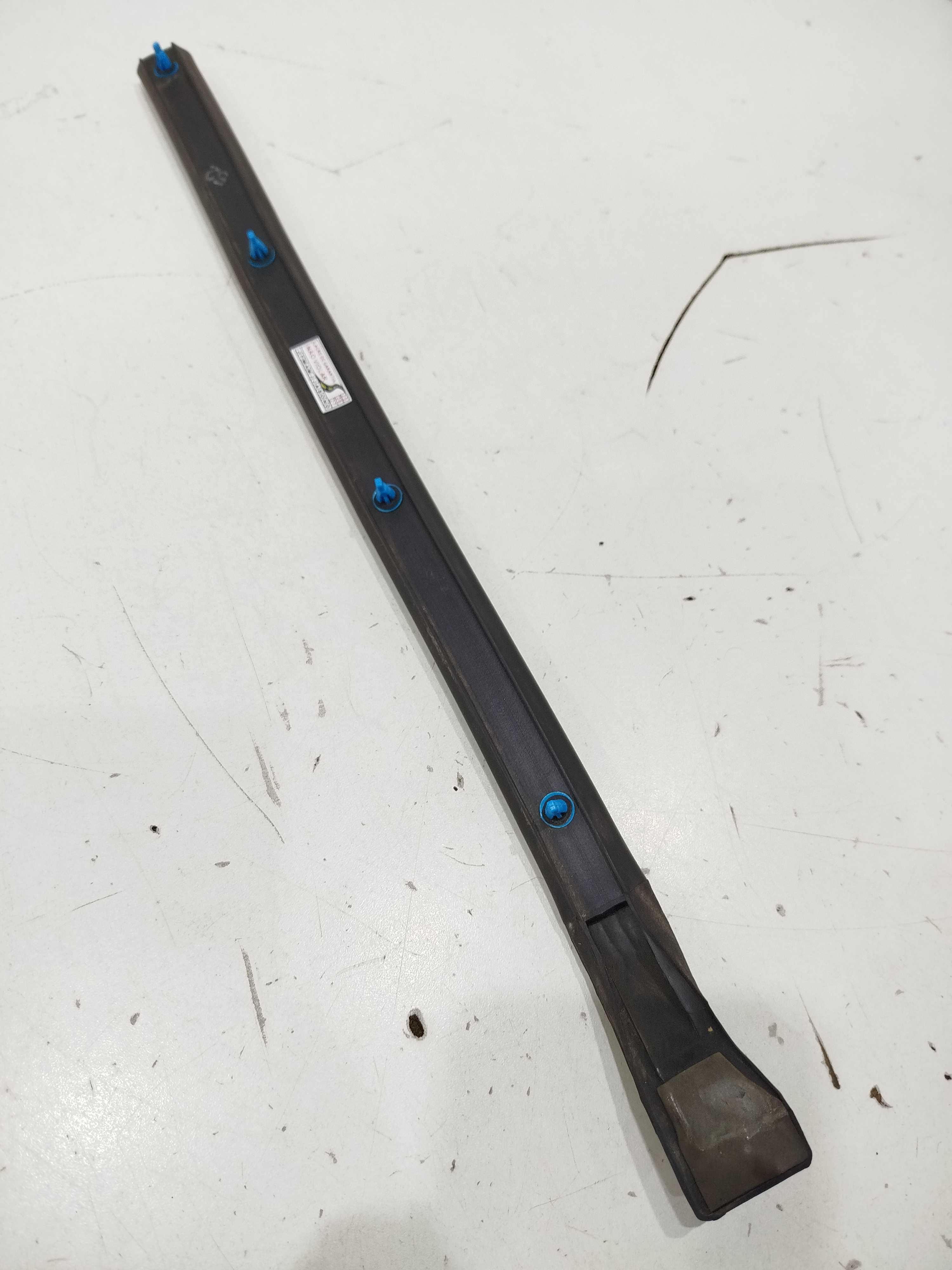 Borracha Coluna T Ld Direito Nissan Versa V Drive 2020/21 Preto 1