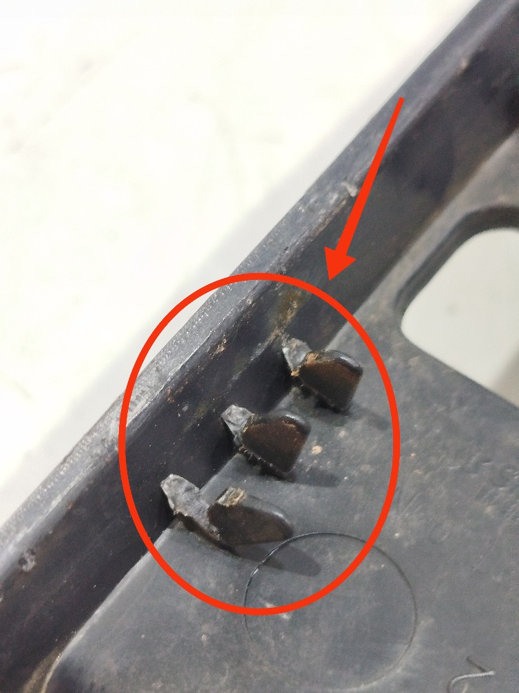 Moldura Batente Tampa Traseira Duster 2015 909309588r 3