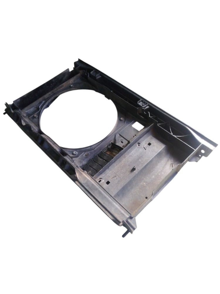 Defletor Painel Frontal Radiador Peugeot 307 1.6 208
