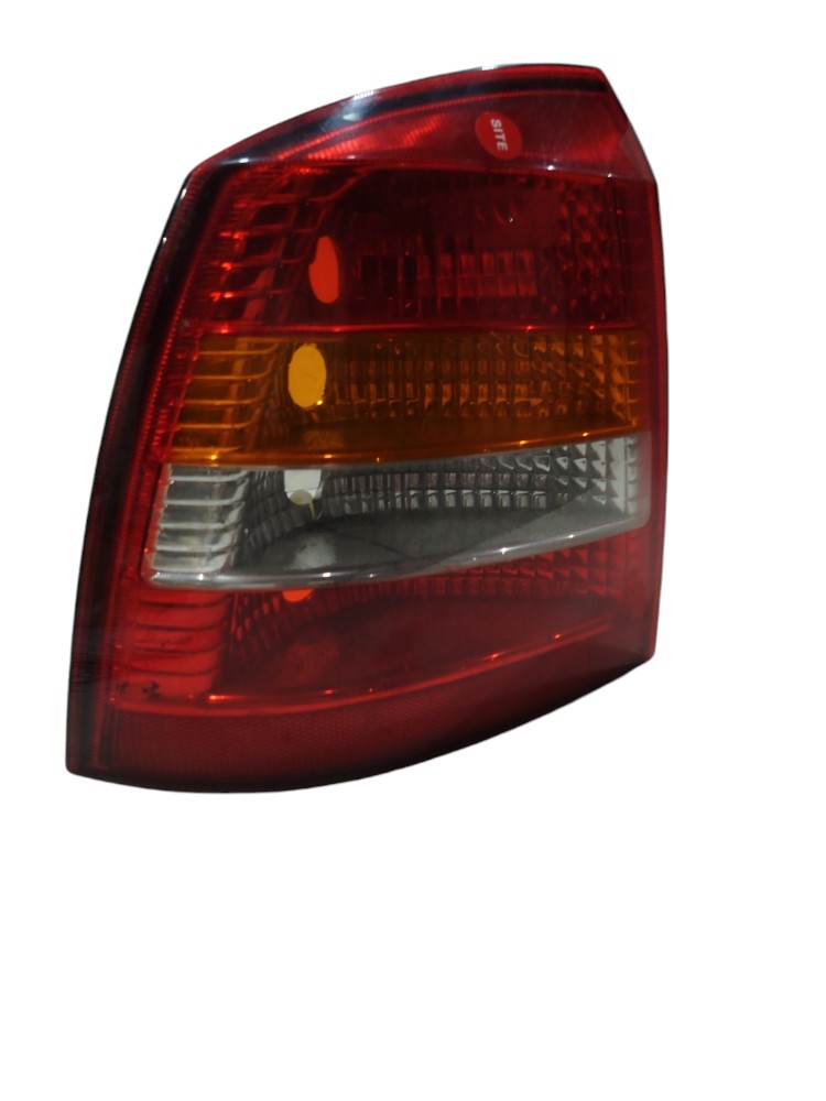 Lanterna esquerda tricolor gm astra 2002 hatch detalhe 3