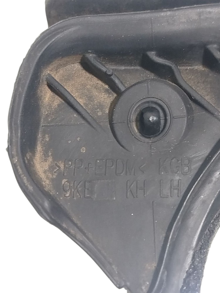 Borracha Entre Portas Tras Esq Nissan Versa v-drive 2021 3