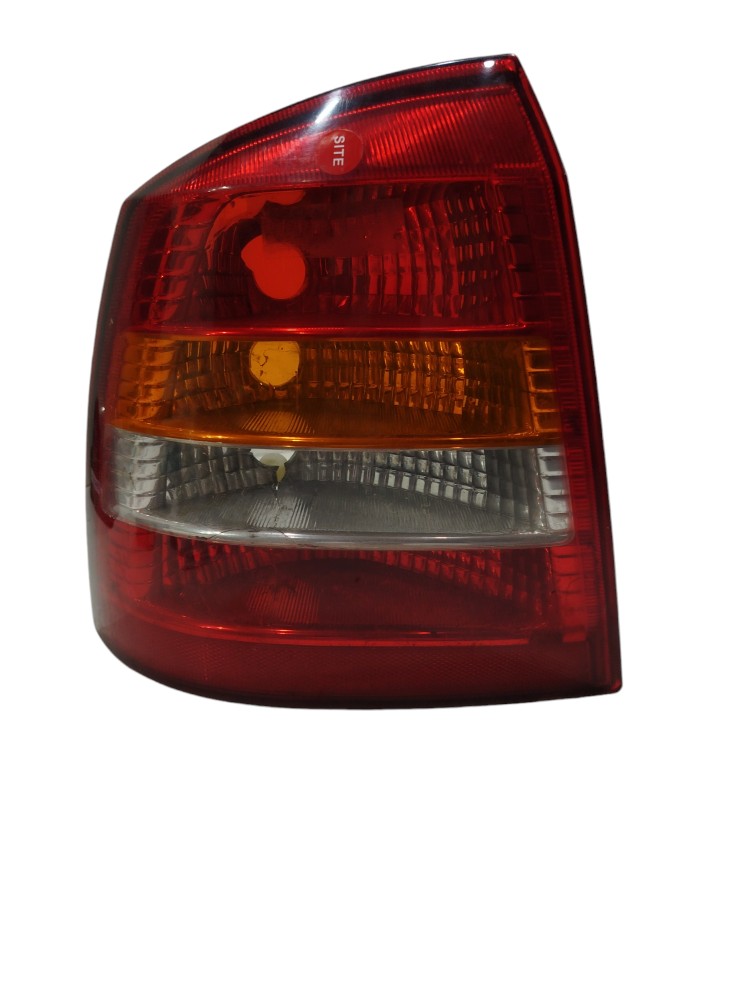 Lanterna esquerda tricolor gm astra 2002 hatch detalhe 2