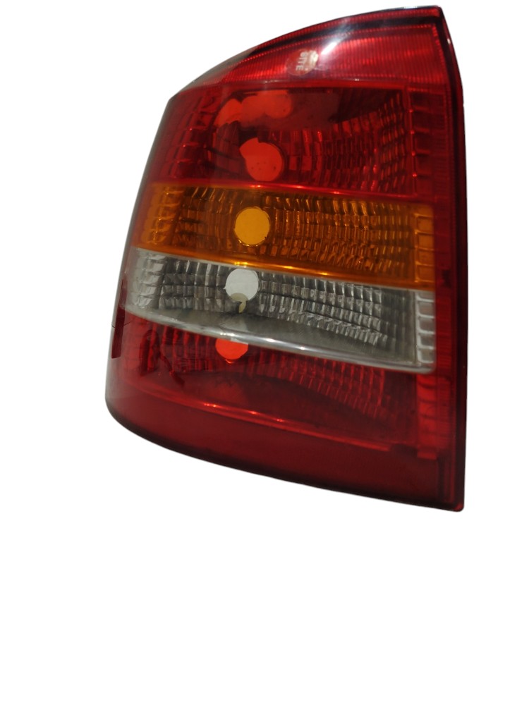 Lanterna esquerda tricolor gm astra 2002 hatch detalhe 5