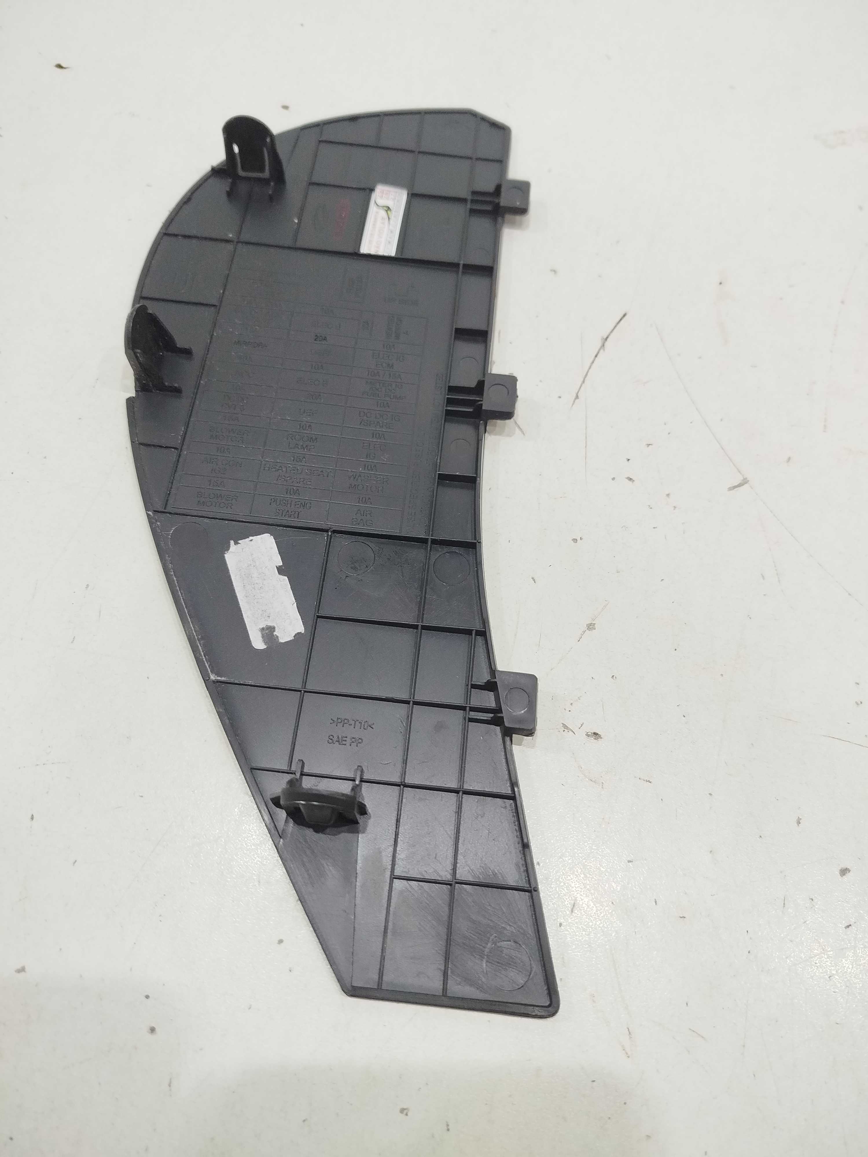 Acabamento Lateral Esq Painel Nissan Versa V Drive 2020/21 3