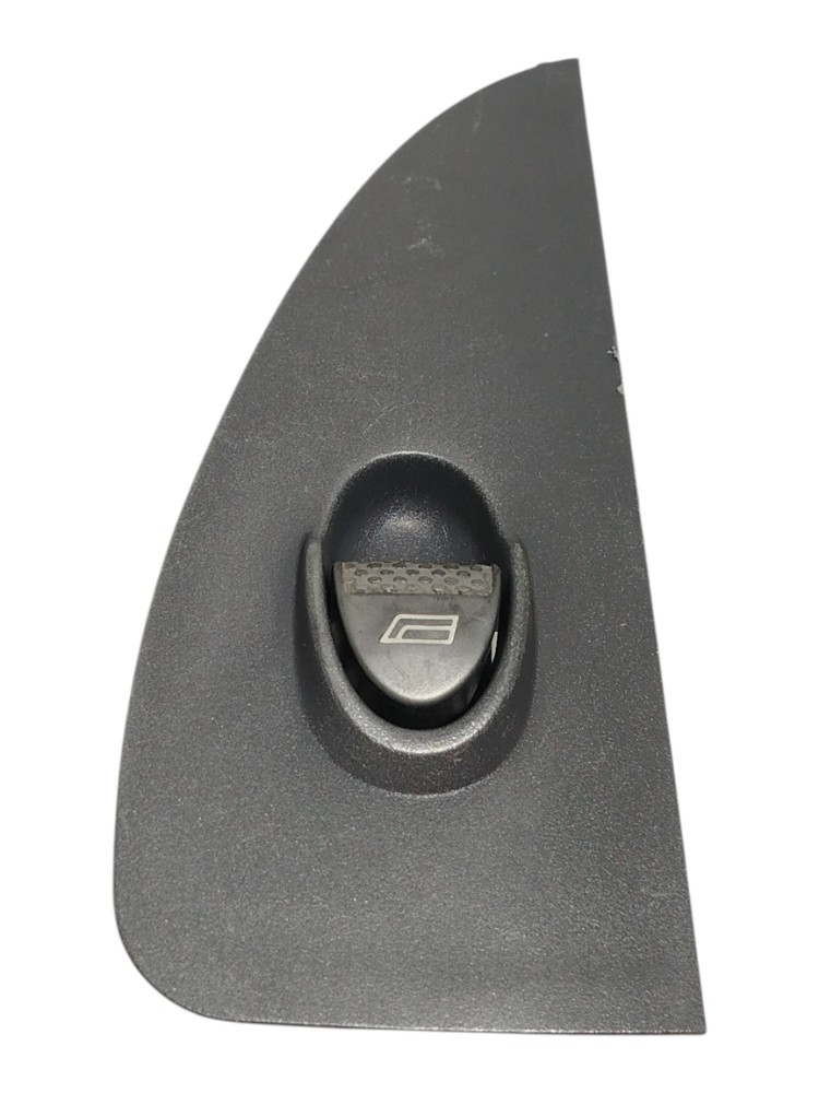 Moldura Botao Dianteiro Direito Fiat Siena 2002 100155975 6