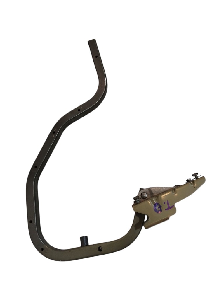 Dobradiça Tras Direita Tampa Porta Malas Nissan Versa 2013 4