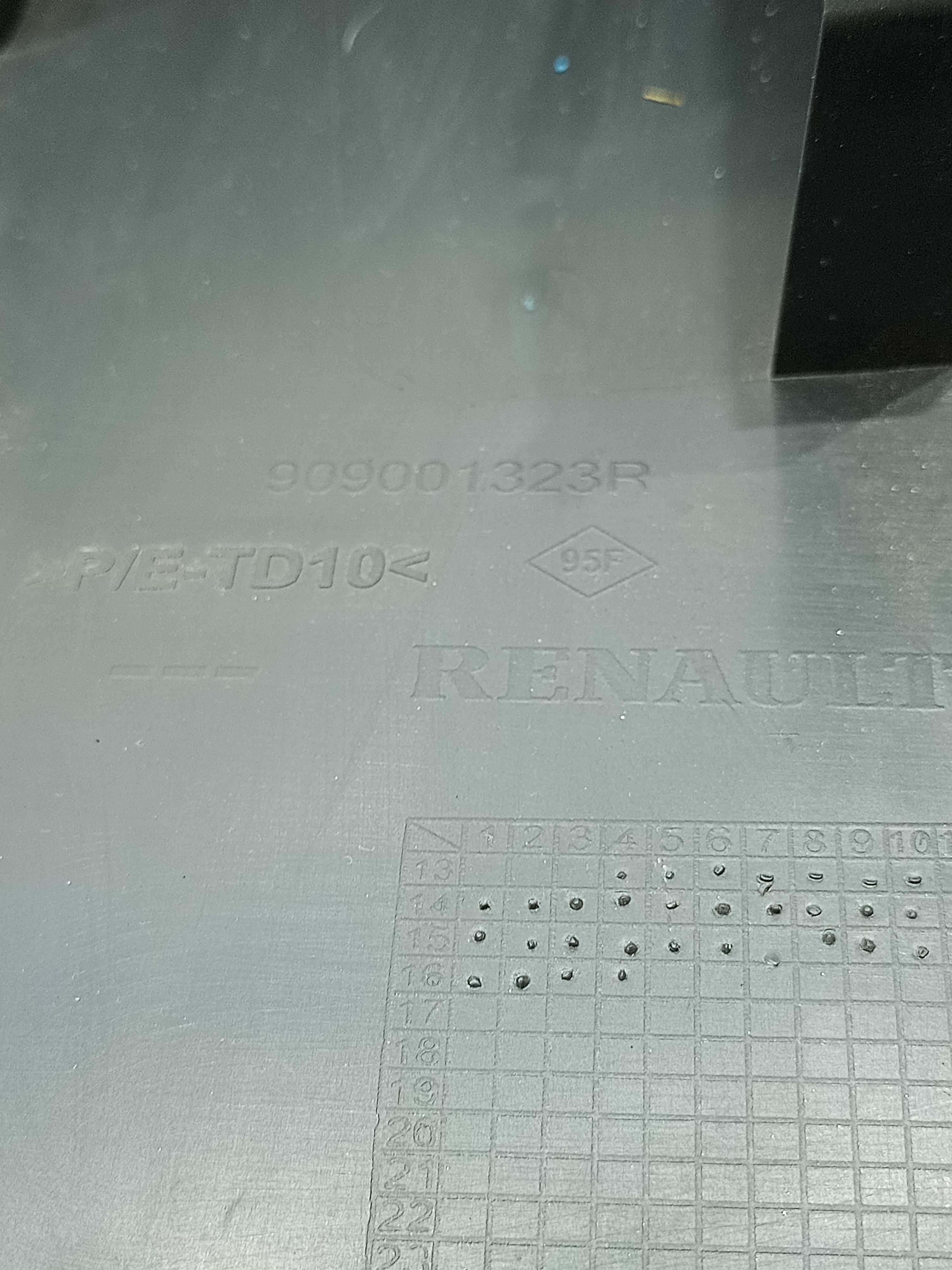 Puxador Da Tampa Porta Malas Renault Sandero 2016 4