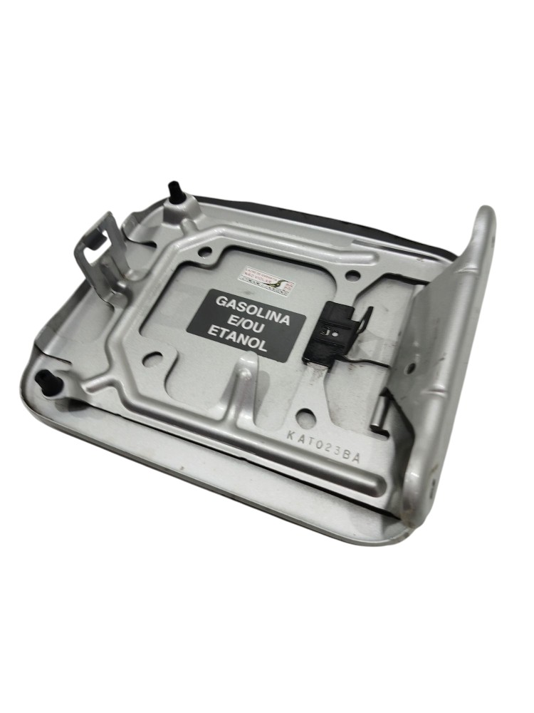 Pertinhola Tampa Tanque Nissan Versa V Drive 2020 Original  Prata 2020 3