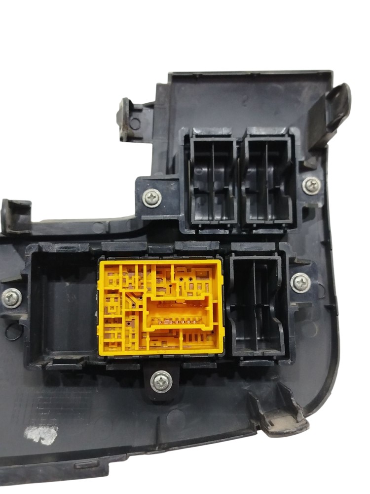 Moldura Botão Retrovisor Nissan Versa 2012 3