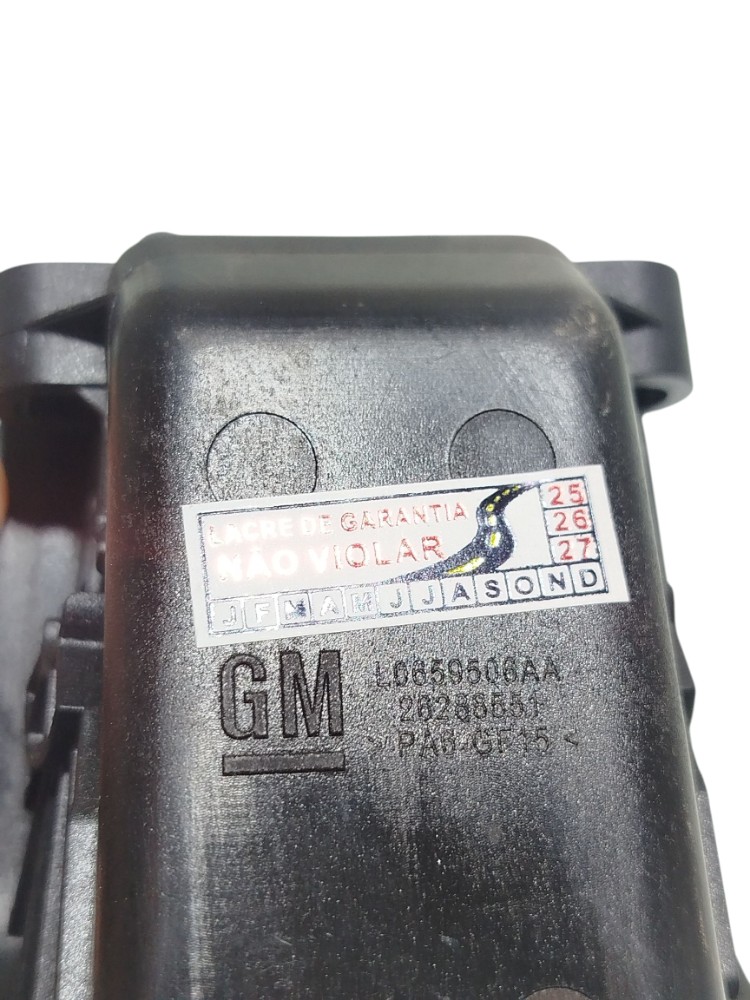 Moldura Banco Isofix Gm Tracker 1.0 2023 26288551 Preto 6