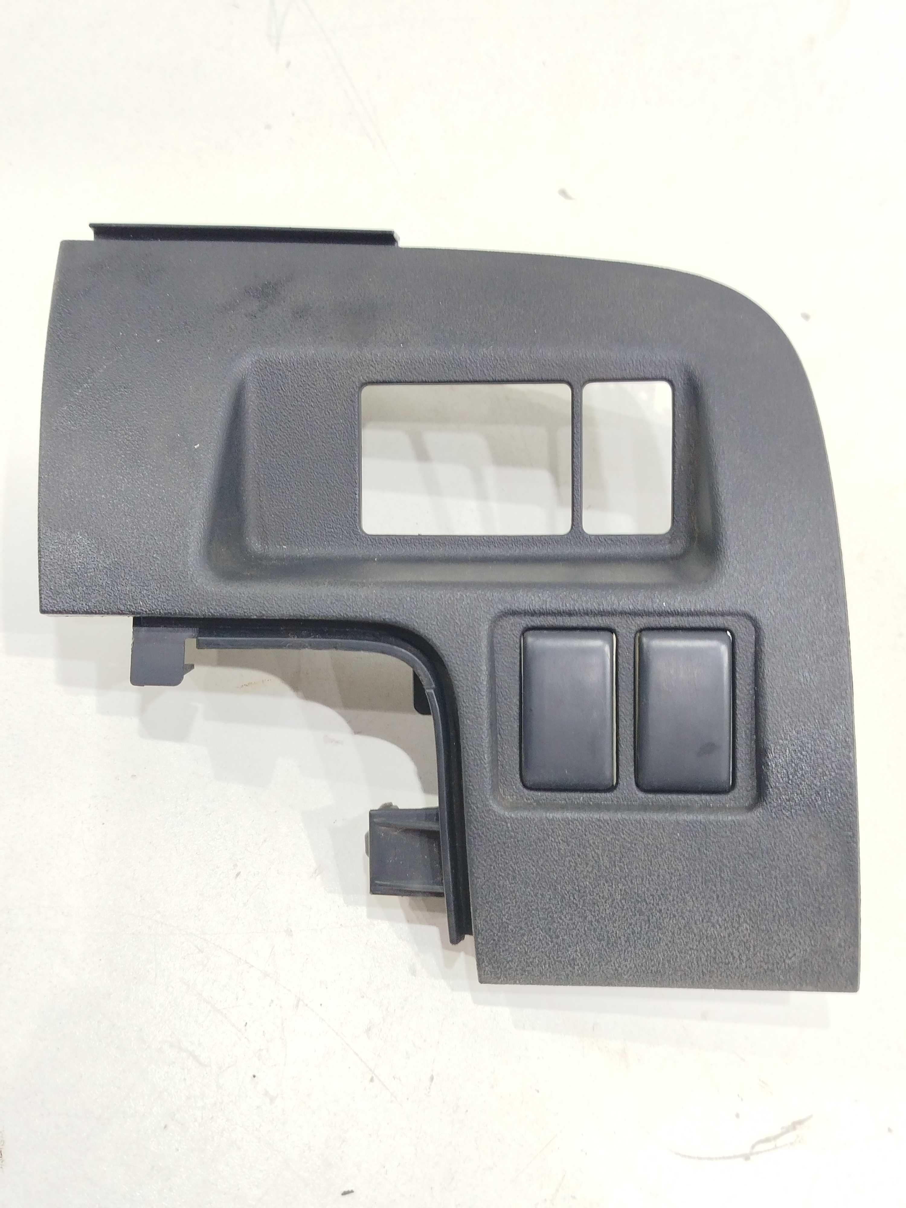 Moldura Botão Comando Retrovisor Acabamento March 2017 1