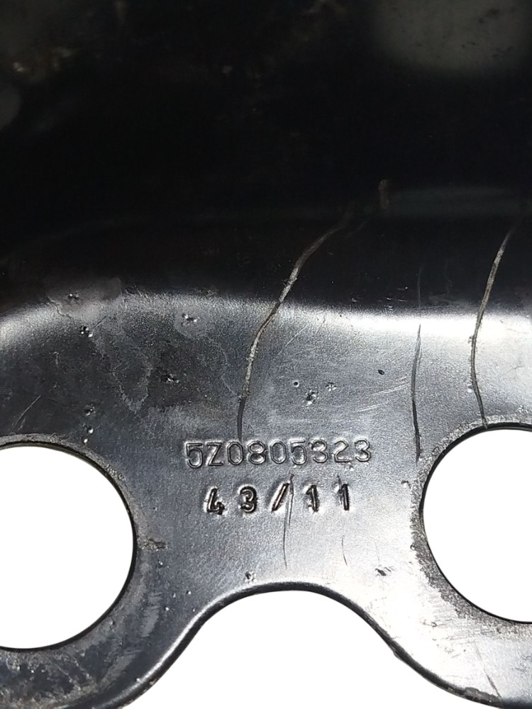 Suporte Farol Esquerdo Vw Fox 2010 A 2014 5z0805323 2