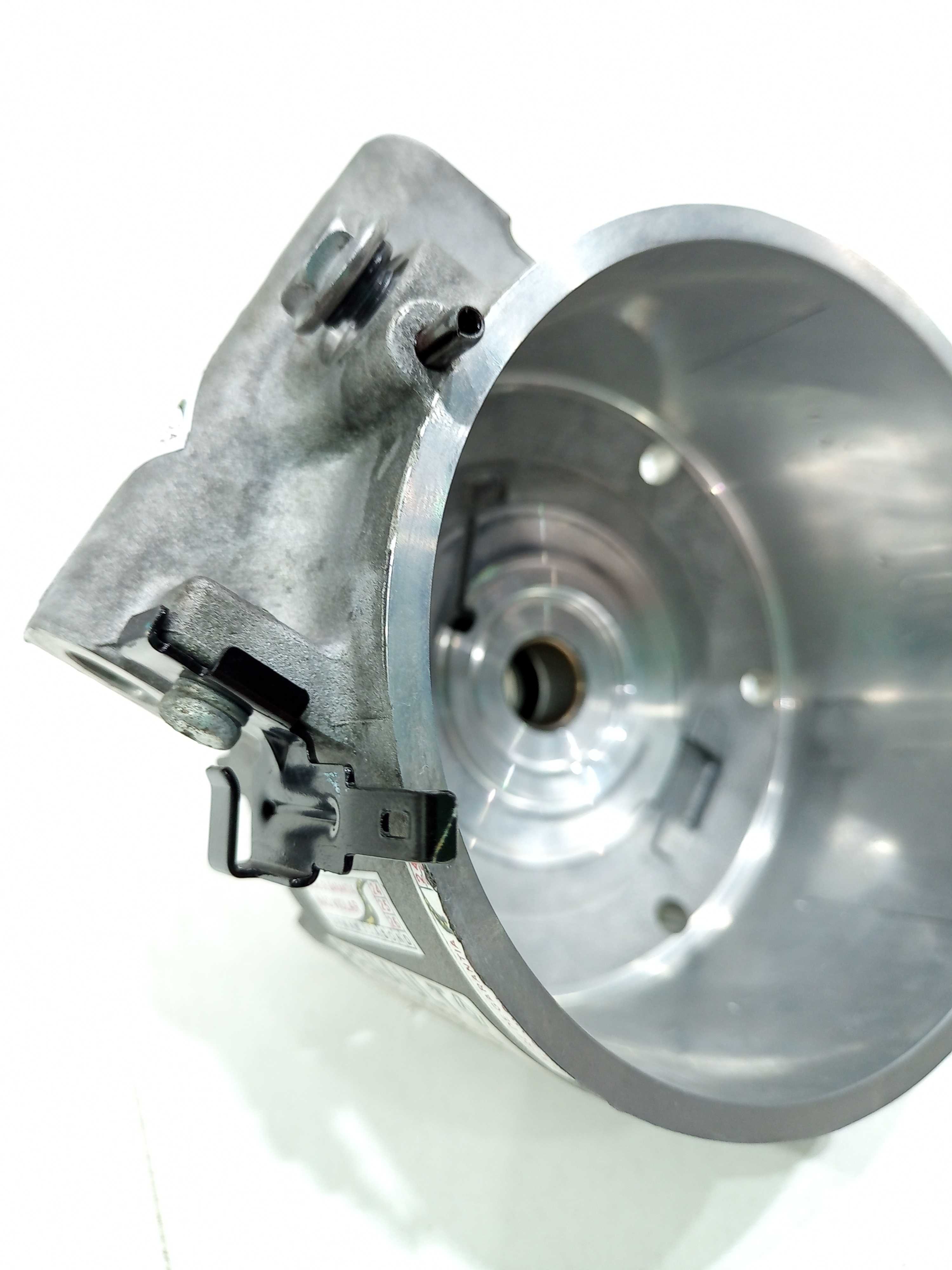 Tampa Frontal Mancal Compressor Ar Sandero 2016 1.0 16v 5