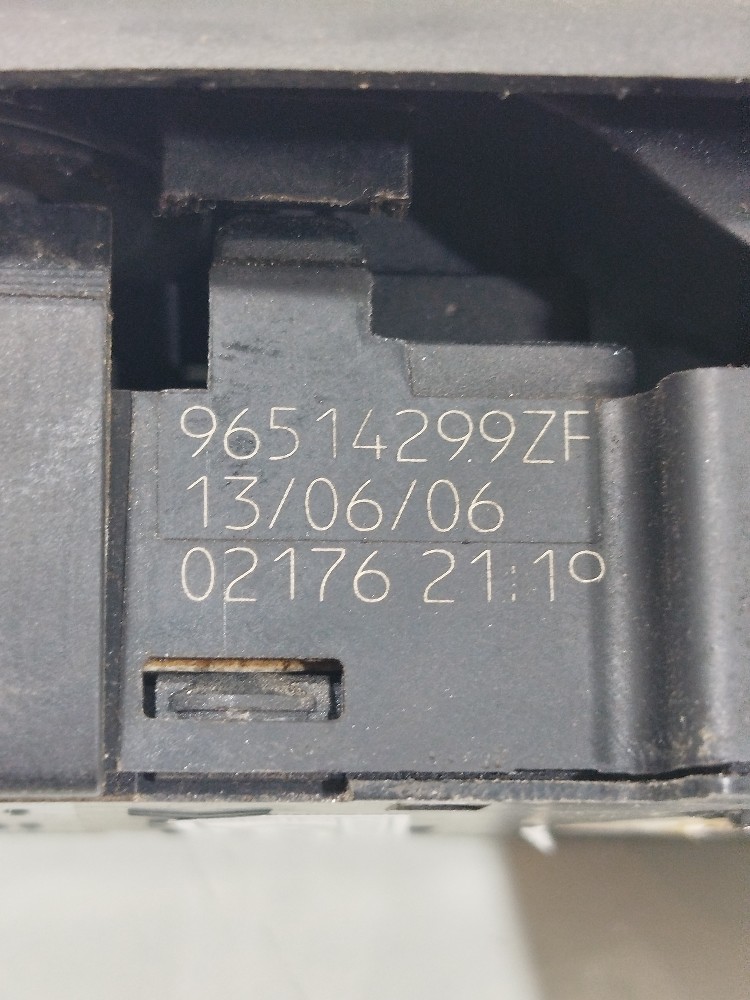 Comando Botões Porta Diant Esq Motorista Peugeot 307 2008 4