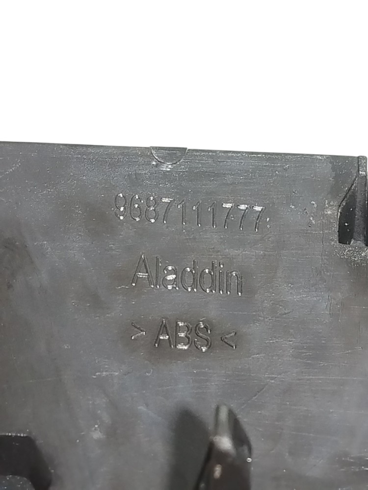 Emblema Grade Parachoque Diant Peugeot 207 2008 9687111777 4