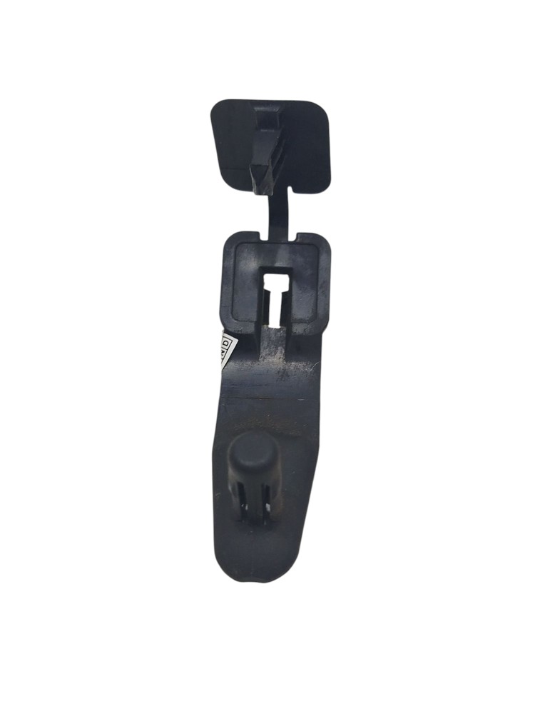 Trava Tapete Motorista Nissan Versa V Drive 2020/21 3