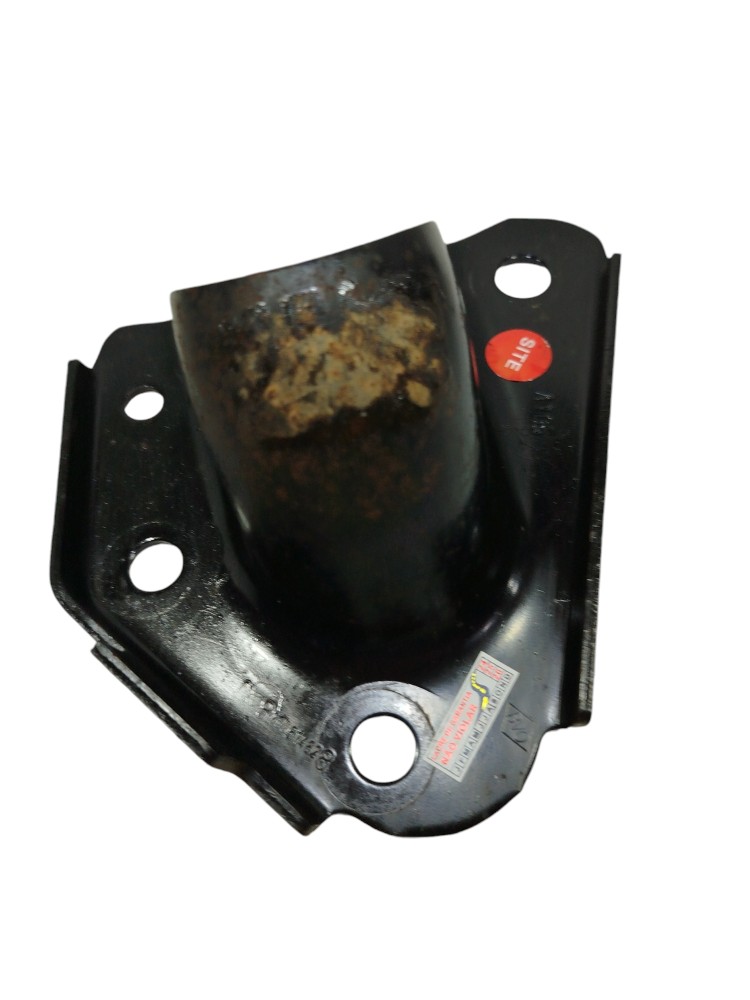 Suporte Fixação Eixo tras Esq Duster 4×4 2015 8200814828