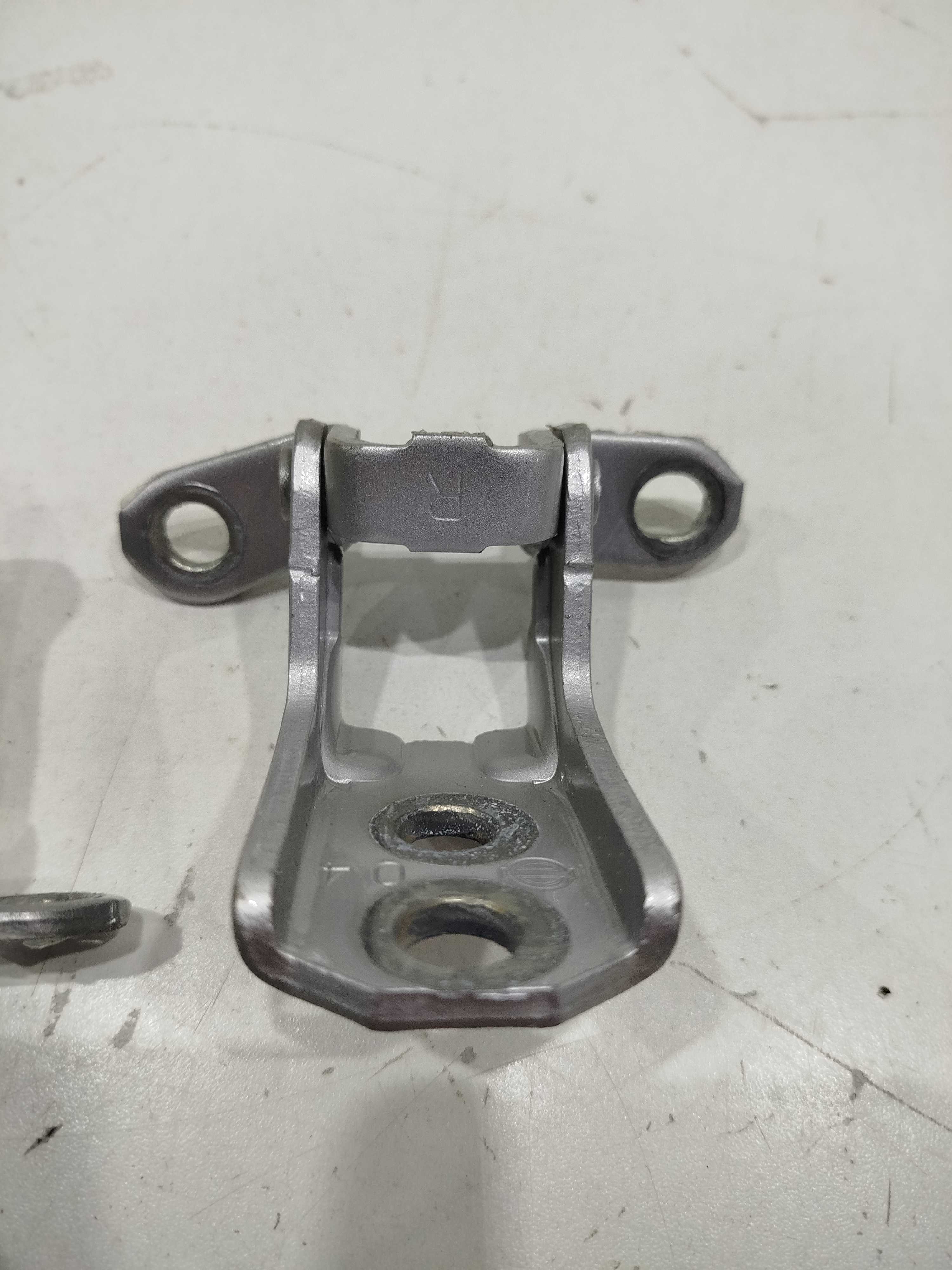 Par Dobradiças Tras Direita Nissan Versa V Drive 2020/21 3