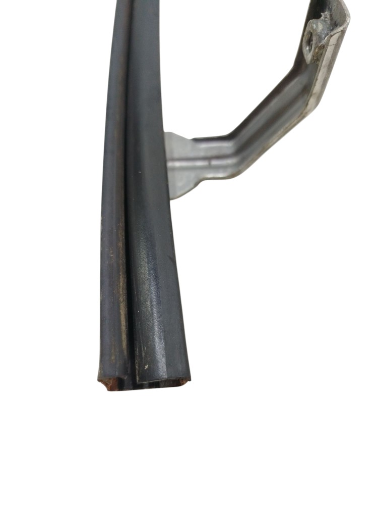 Guia Vidro Traseiro Esquerdo Nissan Versa 2012 4