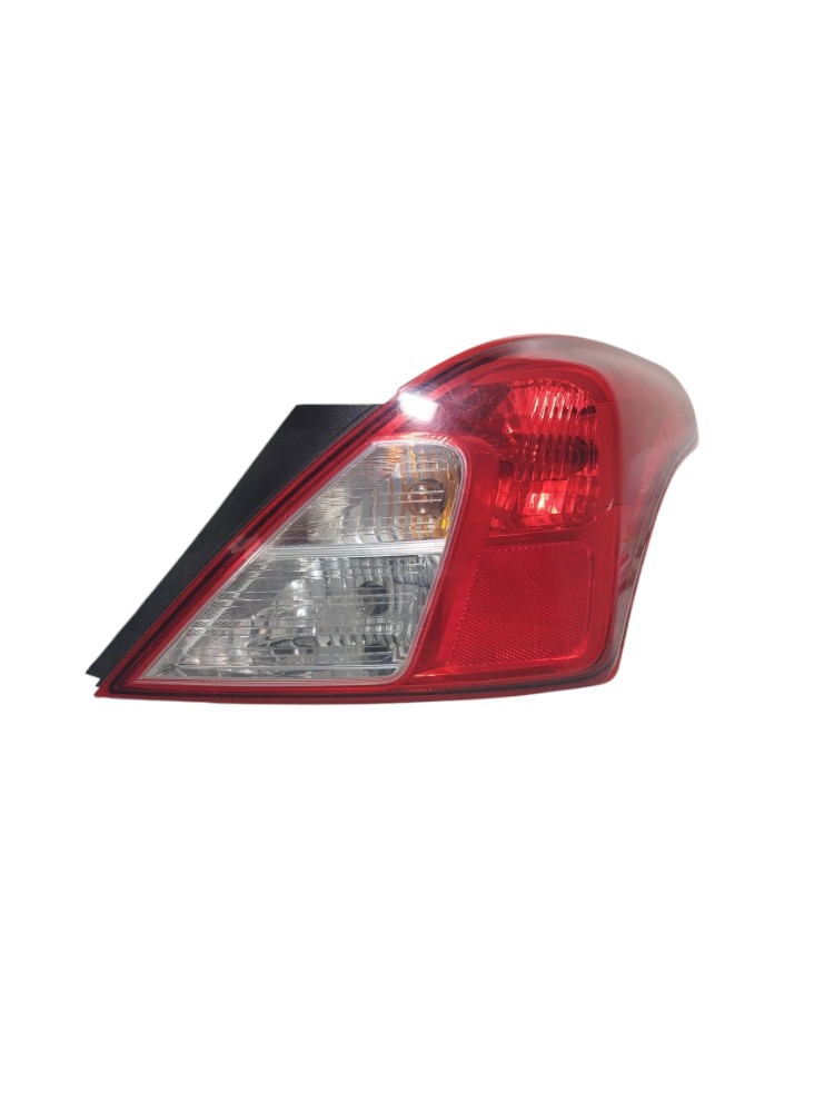 Lanterna Tras Direita Nissan Versa 2012 265503bg0a Orig Direito/passageiro Acrílico 2