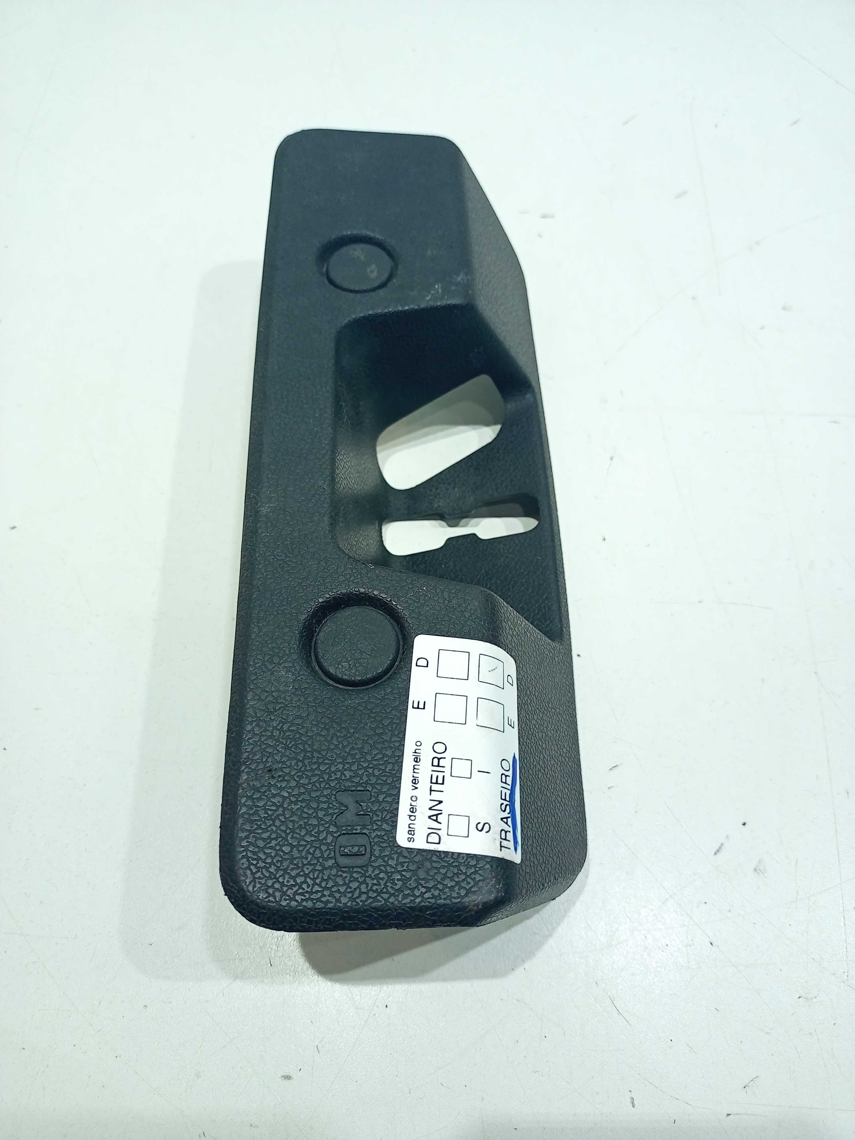 Moldura Batente Porta Malas Renault Sandero 2016 1.0 16v 4