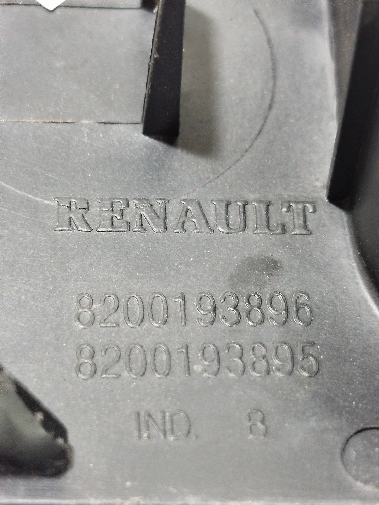 Moldura Botão Desembaçador Renault Clio 2005 A 2008 2